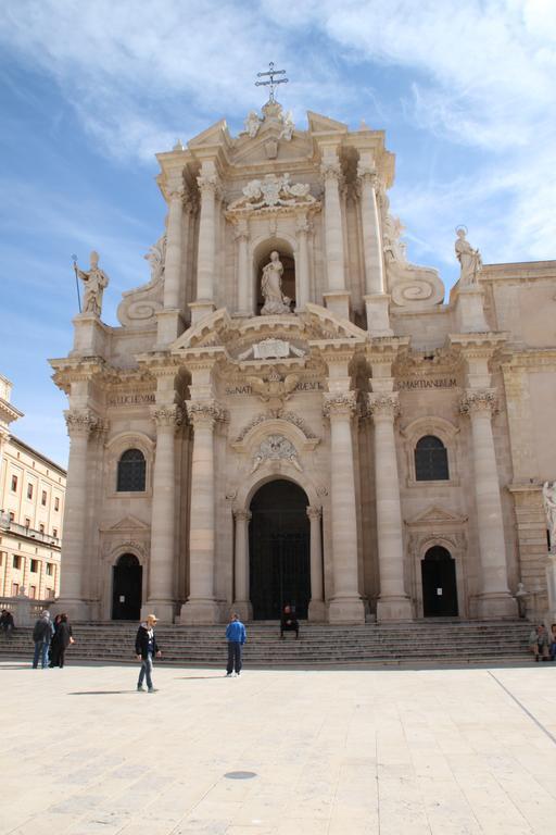 La Casa Di Ilde Al Duomo - Ortigia Holidays Syrakus Exterior foto