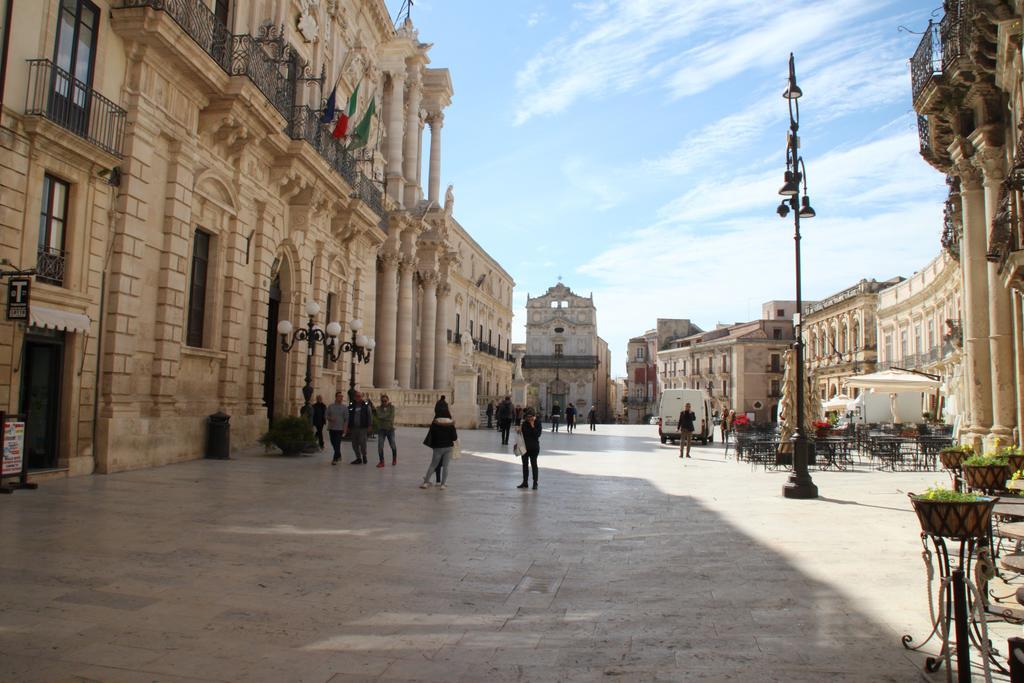La Casa Di Ilde Al Duomo - Ortigia Holidays Syrakus Exterior foto
